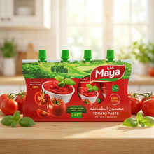 Maya Tomatenmark in der Küche